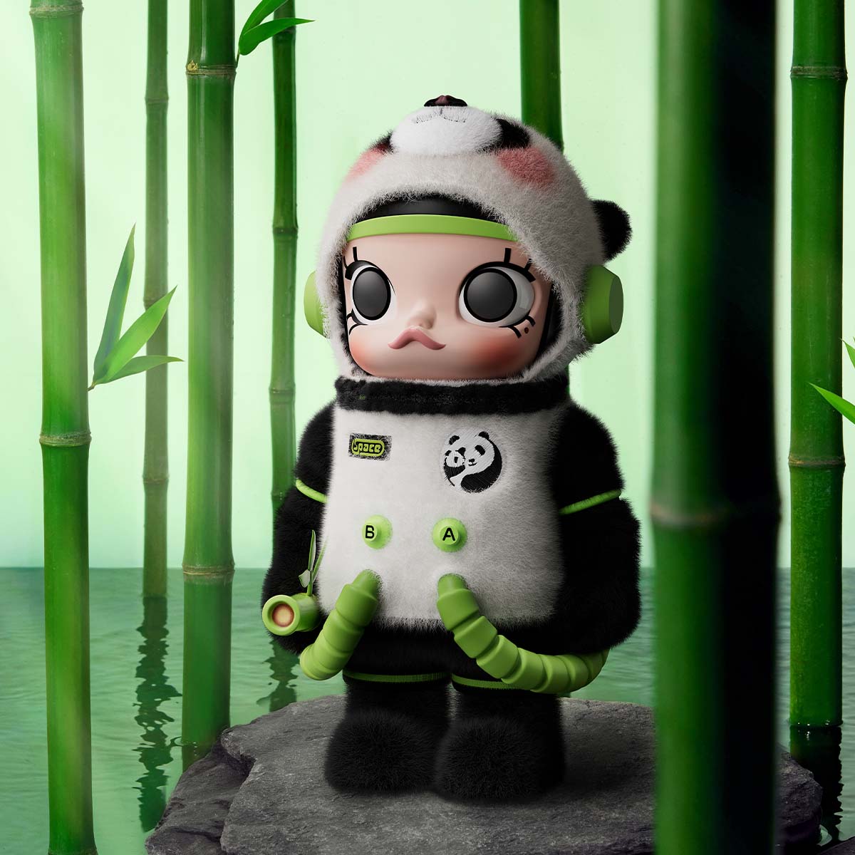 MEGA SPACE MOLLY 400% PANDA – Top Canvas